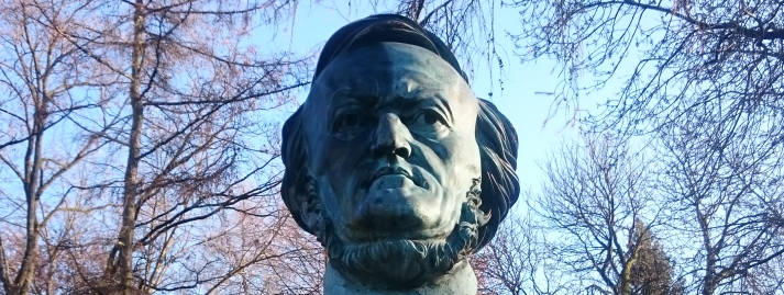 Wagner bust in Bayreuth (© Dennis Barton)
